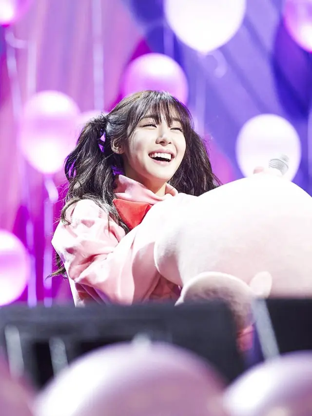 [Bintang] BTS Sukses Besar, Tiffany Young Ikut Bangga