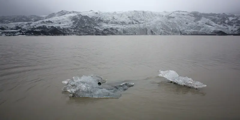 20151016-Gletser Solheimajokull di Islandia Mencair Sepanjang 1 Km