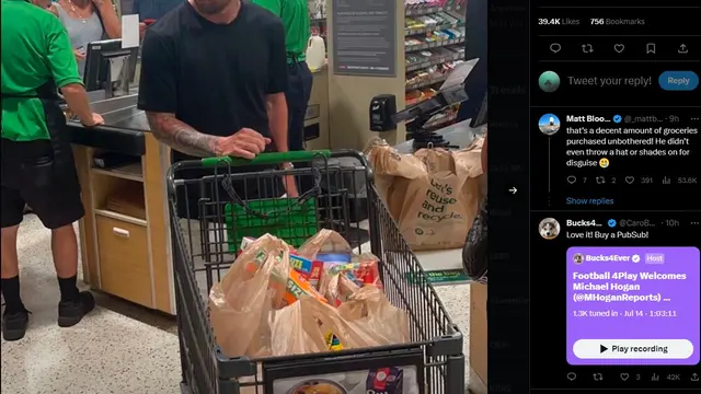 Lionel Messi belanja di supermarket