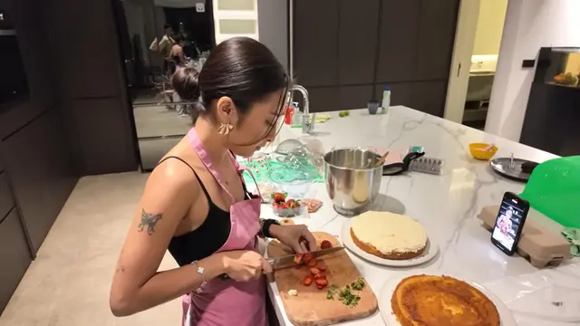 Potret Dapur Rumah Jennifer Coppen /Youtube Keluarga Bacil