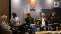Musisi David Foster (kedua kanan) saat menggelar jumpa pers di Indonesia Convention Exhibition (ICE) BSD, Kabupaten Tangerang, Banten, Sabtu (15/6/2024). (Liputan6.com/Herman Zakharia)