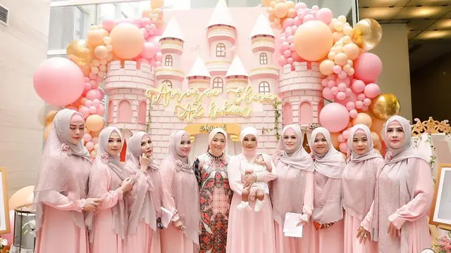 Momen Acara Aqiqah Baby Chava, Putri Kecil Rachel Vennya