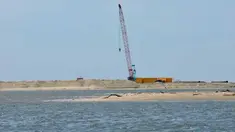 Gubernur DKI Jakarta Basuki Tjahaja Purnama atau Ahok mengakui Pemprov DKI kecolongan adanya pembangunan di salah satu pulau reklamasi yakni Pulau C.  