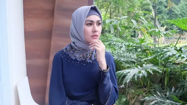 Keputusan Kartika Putri untuk berhijab sontak bikin publik terkejut [foto: instagram]