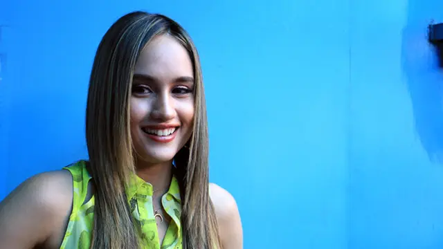 [Bintang] Cinta Laura