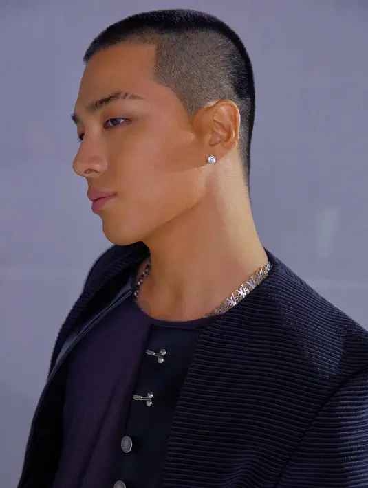Sebelum vakum dari dunia K-pop, Taeyang sempat berpaminta melali akun Instagram pribadinya. Pada foto itu, rambut Taeyang sudah terlihat cepak dan rapi. (Foto: instagram.com/__youngbae__)