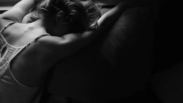 [Bintang] Kata Astrologer: 5 Zodiak yang Baca Berita Sedih Saja Bisa Nangis