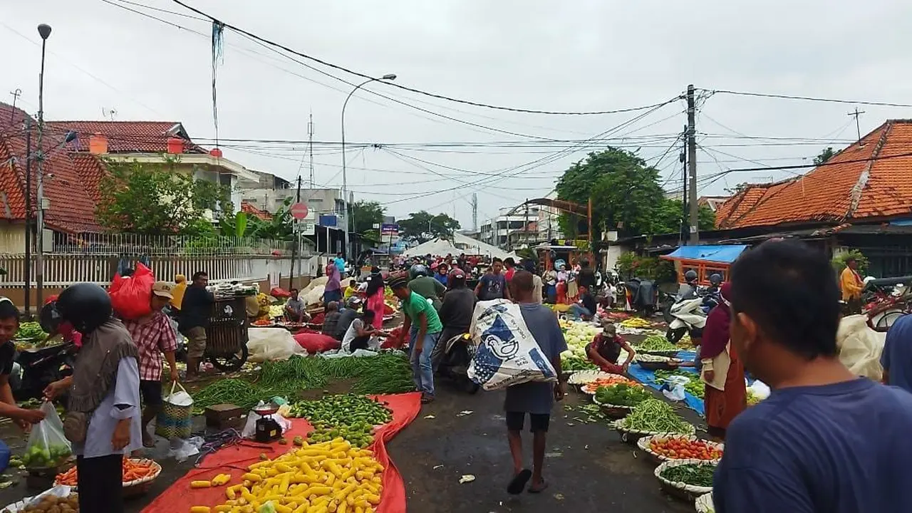 Dianggap Semraut dan Ganggu Lalu Lintas, Warga Minta Pemkot Tata Pasar Anyar