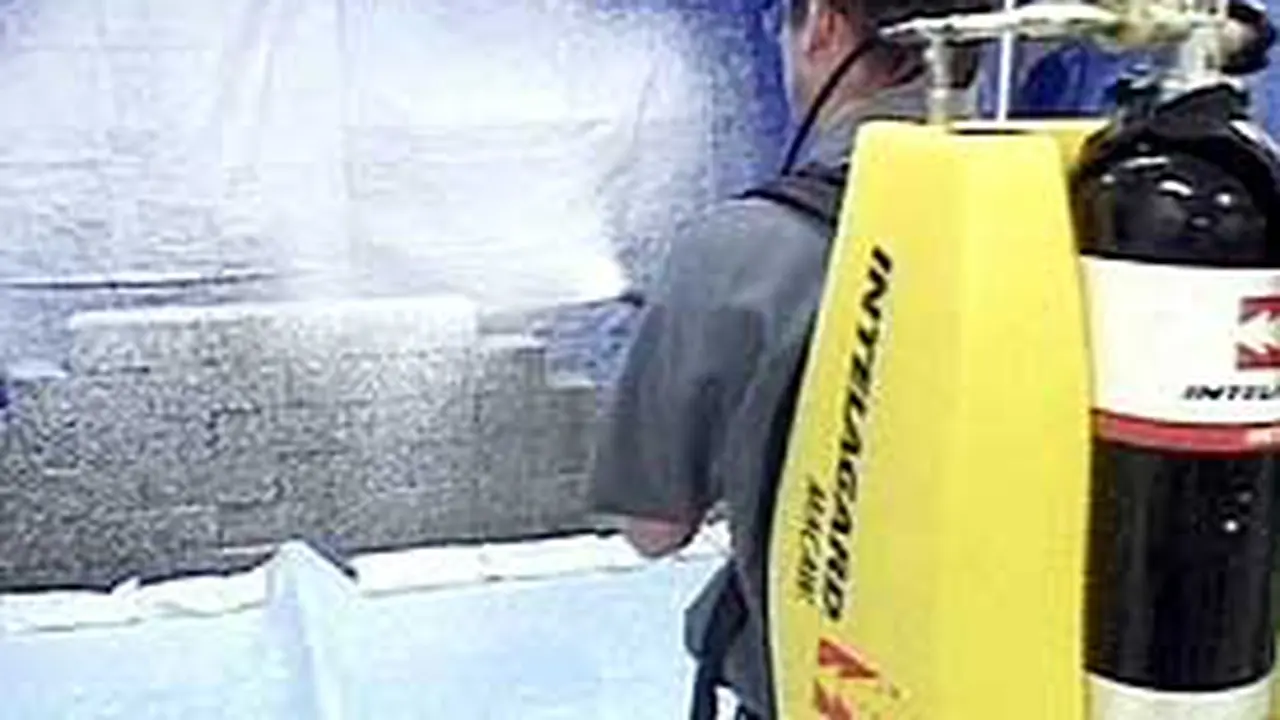 271004aLnBusa.jpg