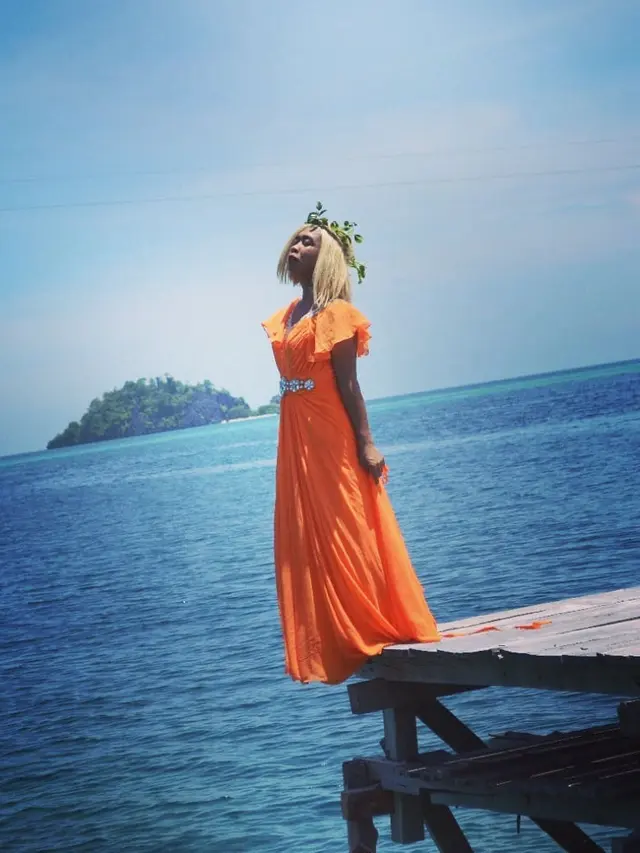 6 Pemotretan Nyeleneh Mimi Peri di Alam Bebas Ini Bikin Ngakak