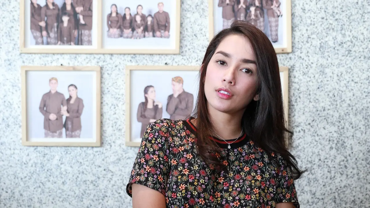 [Bintang] Ussy Sulistiawaty