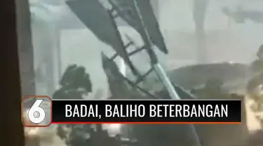 Hujan deras disertai angin kencang membuat pengunjung RS Hermina, Depok, Jawa Barat, panik dan terus berdoa. Kejadian ini mengakibatkan baliho, pohon dan sejumlah material bangunan beterbangan dan menimpa kendaraan.