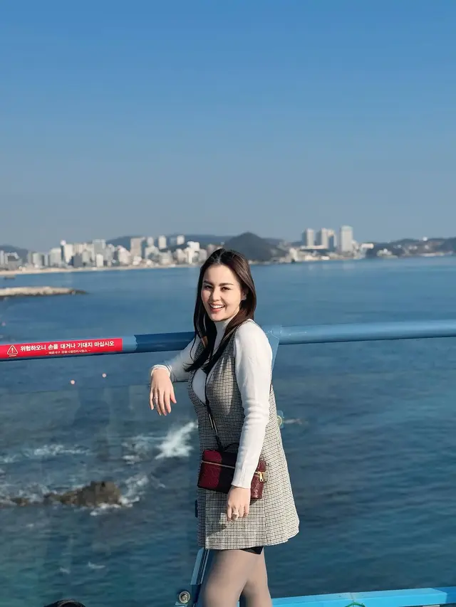 6 Potret Cantik Jennifer Dunn saat Liburan di Korea Selatan, Outfit Kece Setiap Saat  (instagram/jeje_haris89).