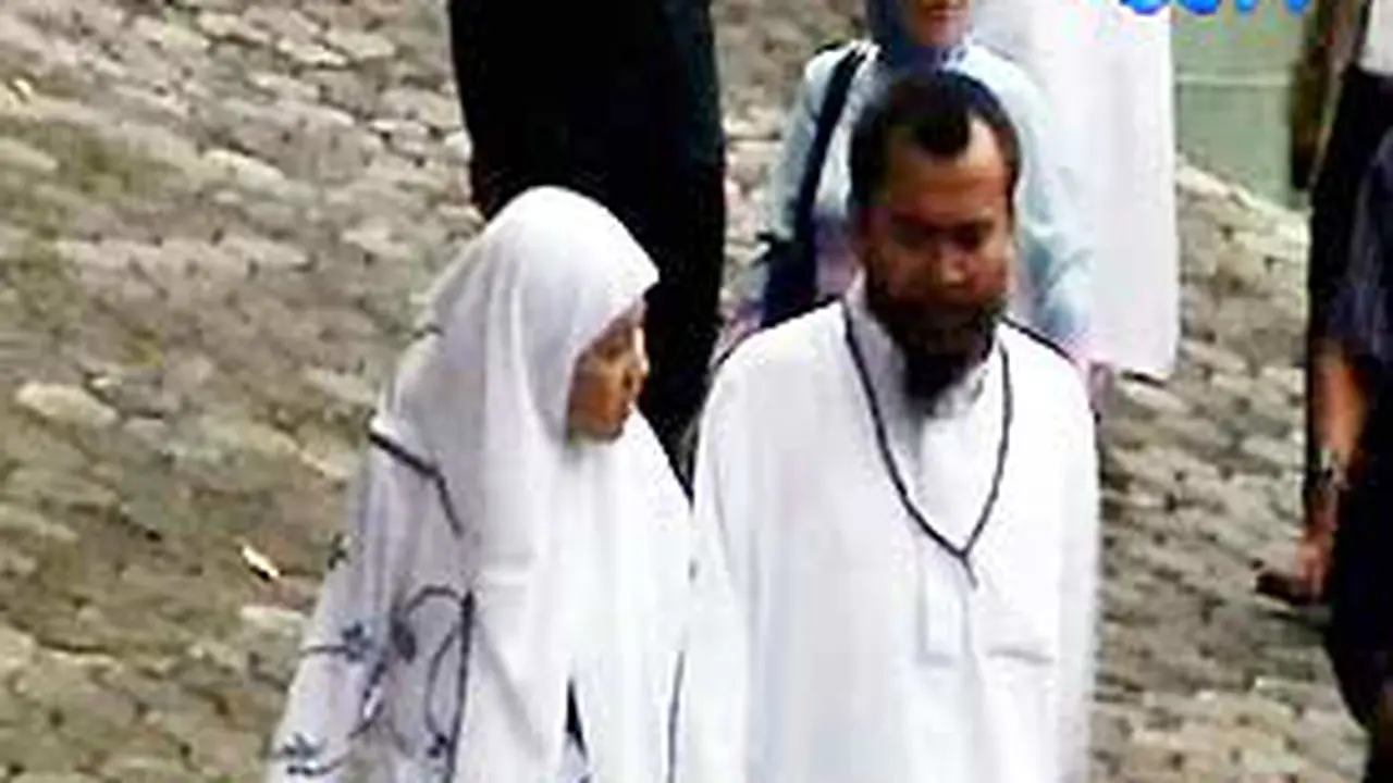 081105cnikah-dini.jpg