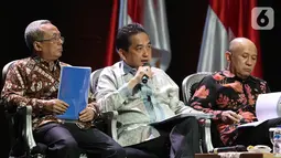 Mendag Agus Suparmanto (tengah) menyampaikan paparan saat diskusi panel VI Rakornas Indonesia Maju antara Pemerintah Pusat dan Forum Koordinasi Pimpinan Daerah (Forkopimda) di Bogor, Jawa Barat, Rabu (13/11/2019). Panel VI itu membahas transformasi ekonomi I. (Liputan6.com/Herman Zakharia)