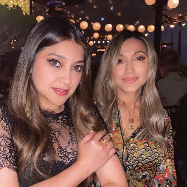 Sarah Azhari yang tinggal di Amerika Serikat merayakan ulang tahun ke-45 bersama keluarga (Foto: Instagram @sazarita)