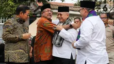 Bakal calon gubernur dan bakal calon wakil gubernur DKI Jakarta, Pramono Anung dan Rano Karno saat bertemu dengan mantan Gubernur DKI Jakarta Fauzi Bowo di Museum MH Thamrin, Jakarta, Selasa (3/9/2024). (Liputan6.com/Herman Zakharia)