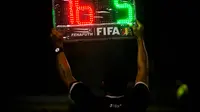 Ilustrasi wasit, pergantian pemain. (Photo by Homer Lopez on Unsplash)