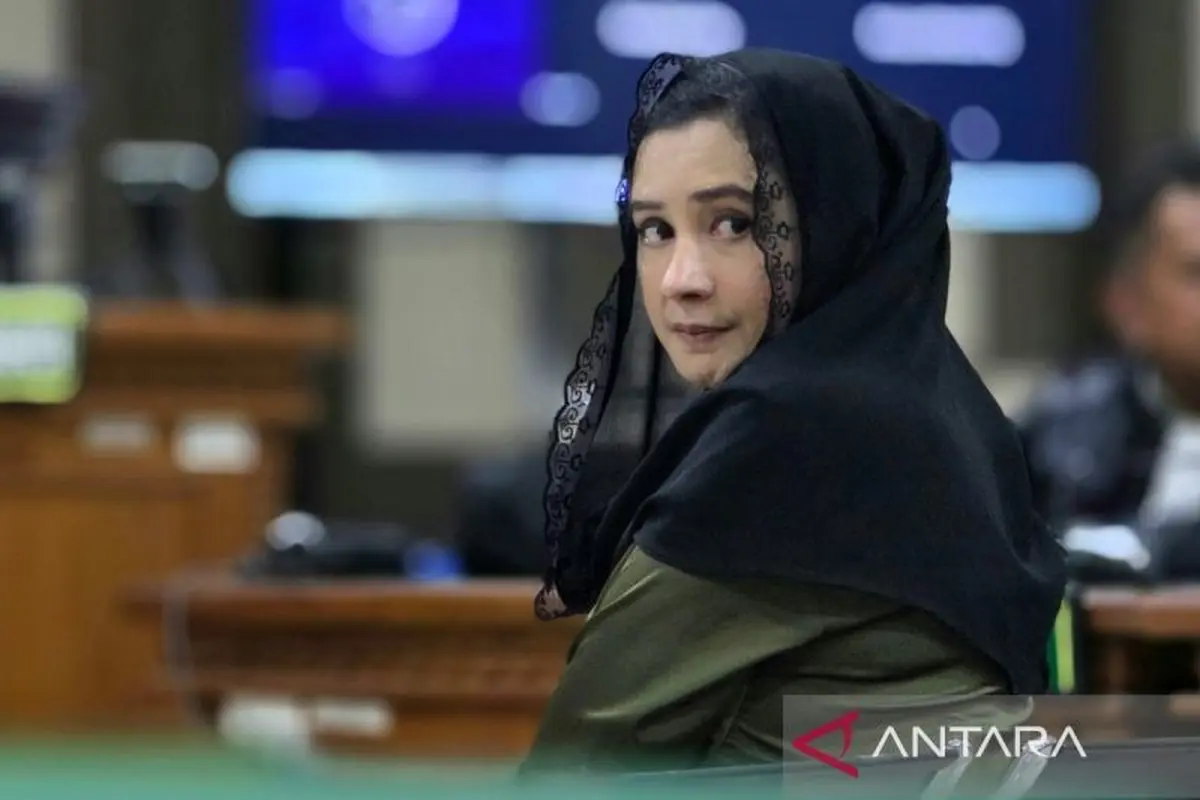 Bupati non-aktif Pekalongan, Fadia Arafiq