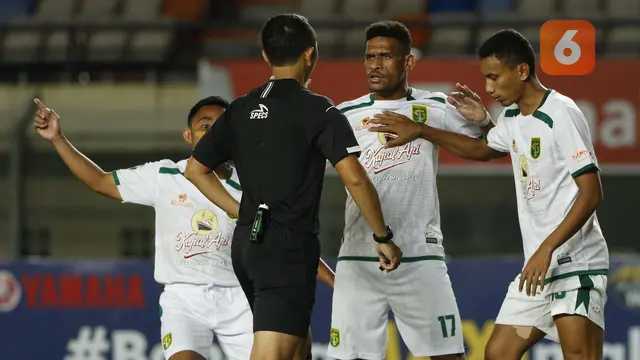 FOTO: Perebutan Posisi Dua Besar di Grup C Piala Menpora 2021 Bikin Emosi Pemain dan Official Tim Memuncak