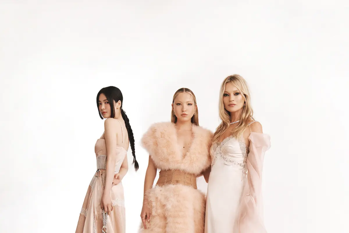 Tak Kalah Menawan, Song Hye Kyo Bersanding dengan Kate Moss dan Muse Fendi Lainnya di Met Gala 2023