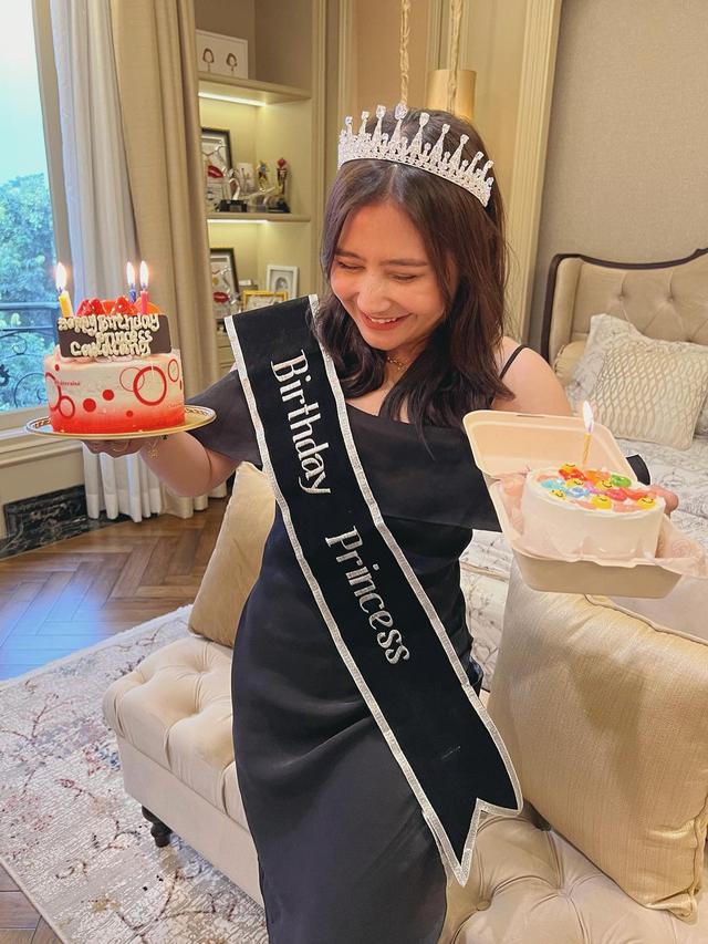 Genap 26 Tahun, Ini 7 Momen Kejutan Ulang Tahun Prilly Latuconsina