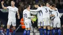 Para pemain Chelsea merayakan gol yang dicetak Eden Hazard ke gawang West Bromwich pada laga Premier League di Stadion The Hawthorns, West Bromwich, Sabtu (18/11/2017). West Bromwich kalah 0-4 dari Chelsea. (AFP/Roland Harrison)