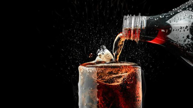 7 Bahaya Minuman Bersoda Bagi Kesehatan, Hindari Konsumsi Berlebihan - Hot  Liputan6.com