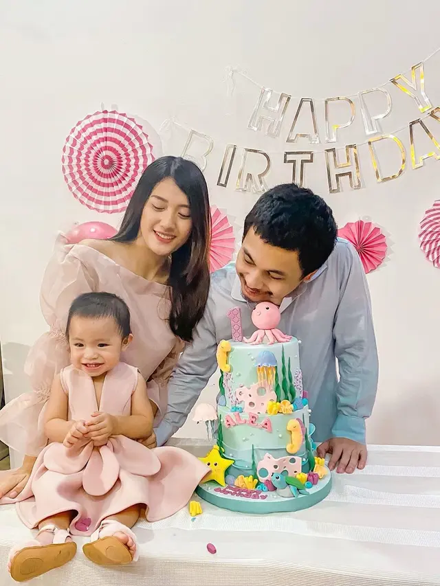 6 Momen Ulang Tahun Pertama Anak Raditya Dika, Penuh Kebahagiaan
