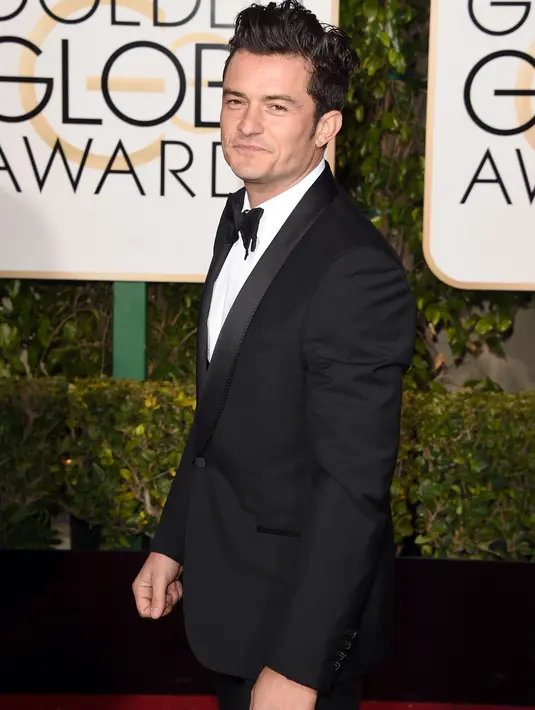 Tak hanya itu saja, netizen pun mengaku tak puas ketika melihat foto-foto bugil Orlando Bloom yang di sensor. Netizen pun juga dibuat penasaran dengan banyak sensor yang menutupi bagian Mr P Orlando Bloom. (AFP/Bintang.com)