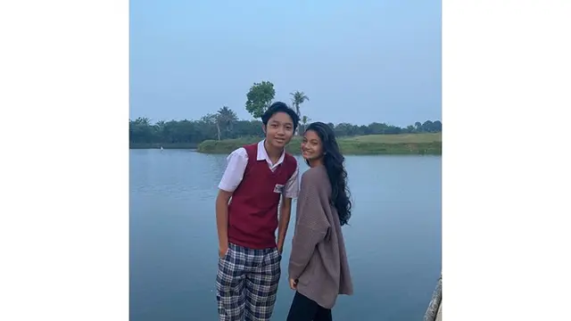 6 Momen Kompak Kiesha Alvaro dan Ratu Sofya, Main Bareng di Dari Jendela SMP