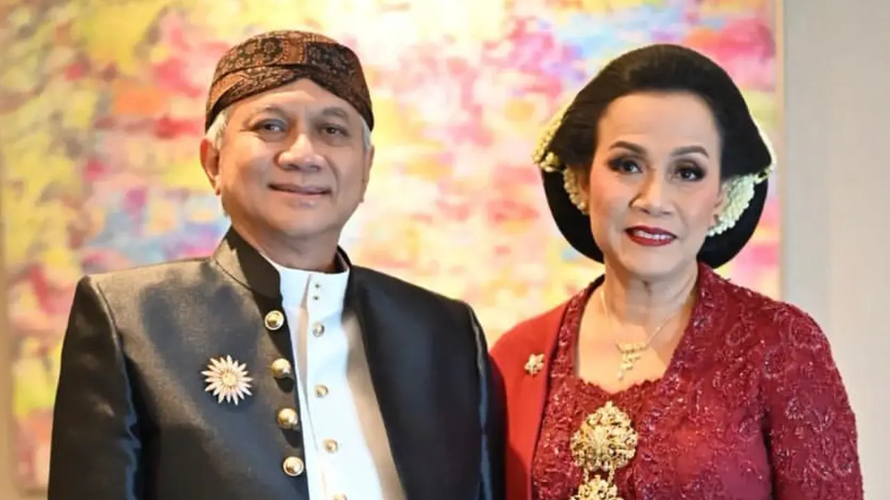 Kebaya Sri Mulyani Rancangan Didiet Maulana