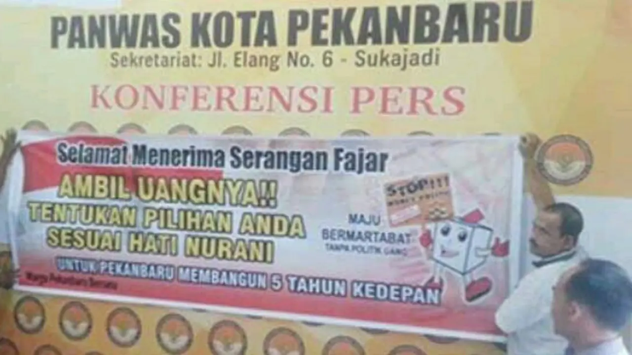 Pria Pekanbaru Ditangkap Usai Pasang Spanduk Ajakan Terima Uang