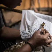 Mengenal sejarah penetapan Hari Batik Nasional yang diperingati setiap 2 Oktober. (pexels/rizky rafael).