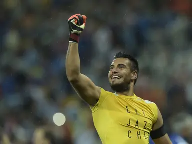 Penjaga gawang Argentina Sergio Romero merayakan kemenangan timnya atas Belanda, The Corinthians Arena, Sao Paulo on (9/7/2014) (AFP PHOTO/JUAN MABROMATA)