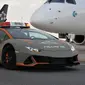 Lamborghini Huracan Evo sebagai Penuntun Pesawat (Motor1)