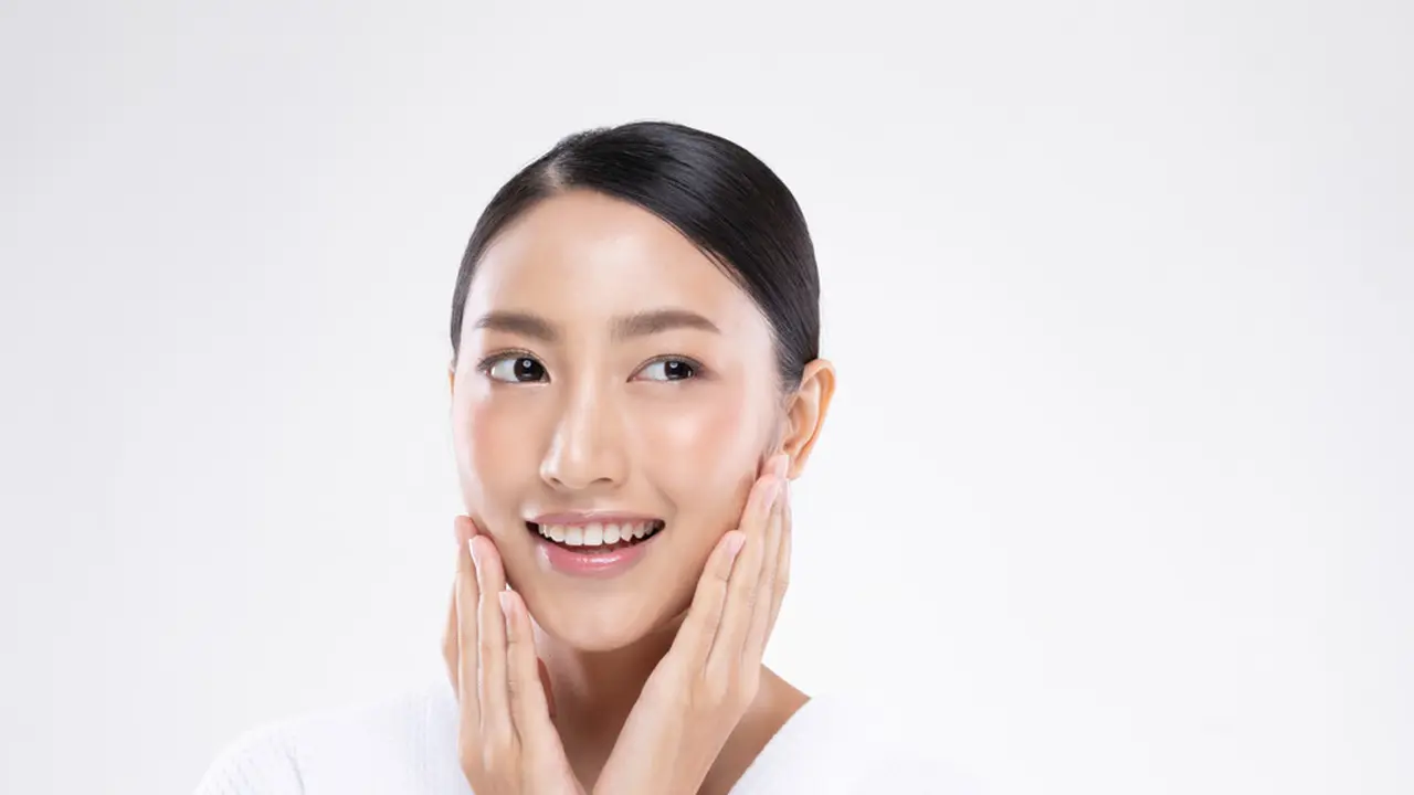 Tips Memilih Eye Cream yang Bagus, 5 Kandungan Ini Paling