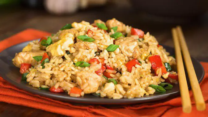 Resep Sederhana Nasi Goreng Telur Gurih Pedas Bikin Nagih Lifestyle Fimela Com