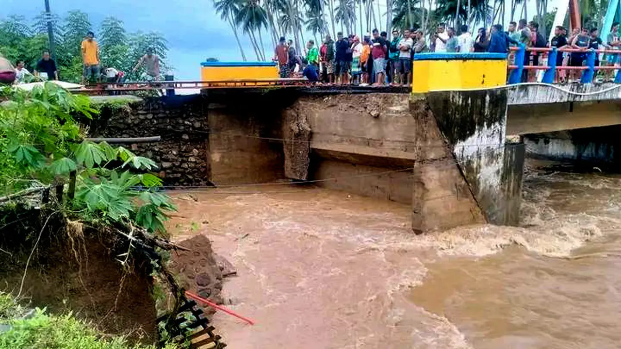 Jalan Gorontalo-Sulut Putus
