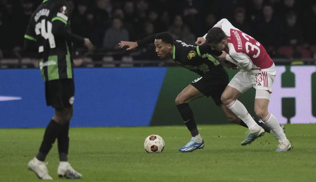 Wakil Inggris Brighton berhasil kalahkan Ajax Amsterdam dengan skor 2-0. (AP Photo/Patrick Post)