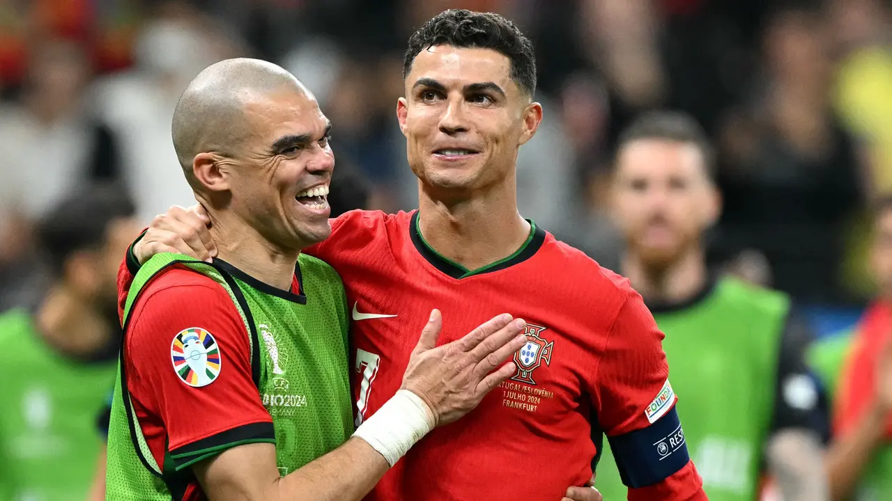 Foto: Momen Nano-nano Cristiano Ronaldo Saat Melawan Slovenia, Abis Nangis Ketawa