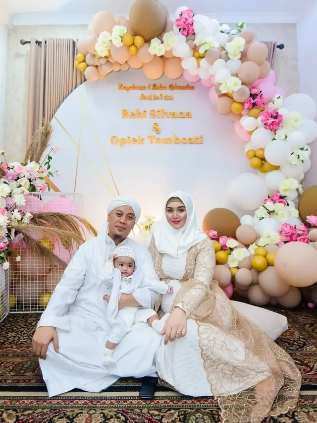 7 Potret Kebersamaan Opick dan Bebi Silvana yang Rumah Tangganya Dikabarkan Retak