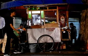 10 Tempat Makan Legendaris di Tebet yang Masih Ramai Diburu di 2026