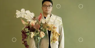 Nama Geonfanny Tambunan tidak asing bagi sahabat Fimela kelahiran 90-an. Penyanyi cilik yang terkenal lewat lagu Mari Menabung ini sudah berusia 34 tahun. Dalam akun Instagramnya, ia pun kerap membagikan OOTD yang tampil stylish.  (@geofannytambunan)