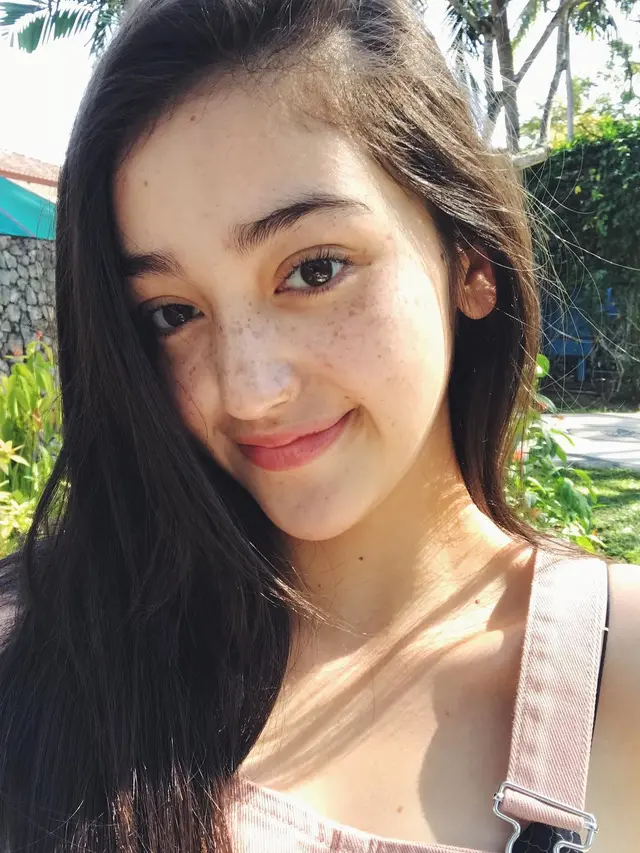 Sempat Dibully Punya Wajah Freckles, Ini 7 Potret Ranty Maria Tanpa Makeup