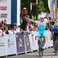 Pembalap asal Estonia Martin Laas dari tim Ferei Quick-Panda Podium Mongolia Team menjadi yang tercepat dan meraih juara pada etape kedua Tour de Banyuwangi Ijen. (Istimewa)