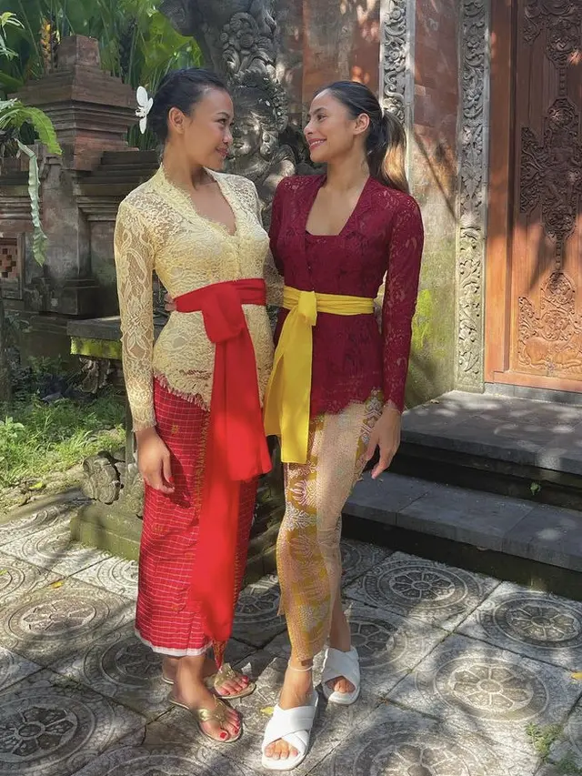 Punya Wajah Blasteran, 4 Potret Valerie Thomas Kenakan Pakaian Tradisonal Indonesia dari Baju Bodo Hingga Kebaya Bali/dok. valerieethomas