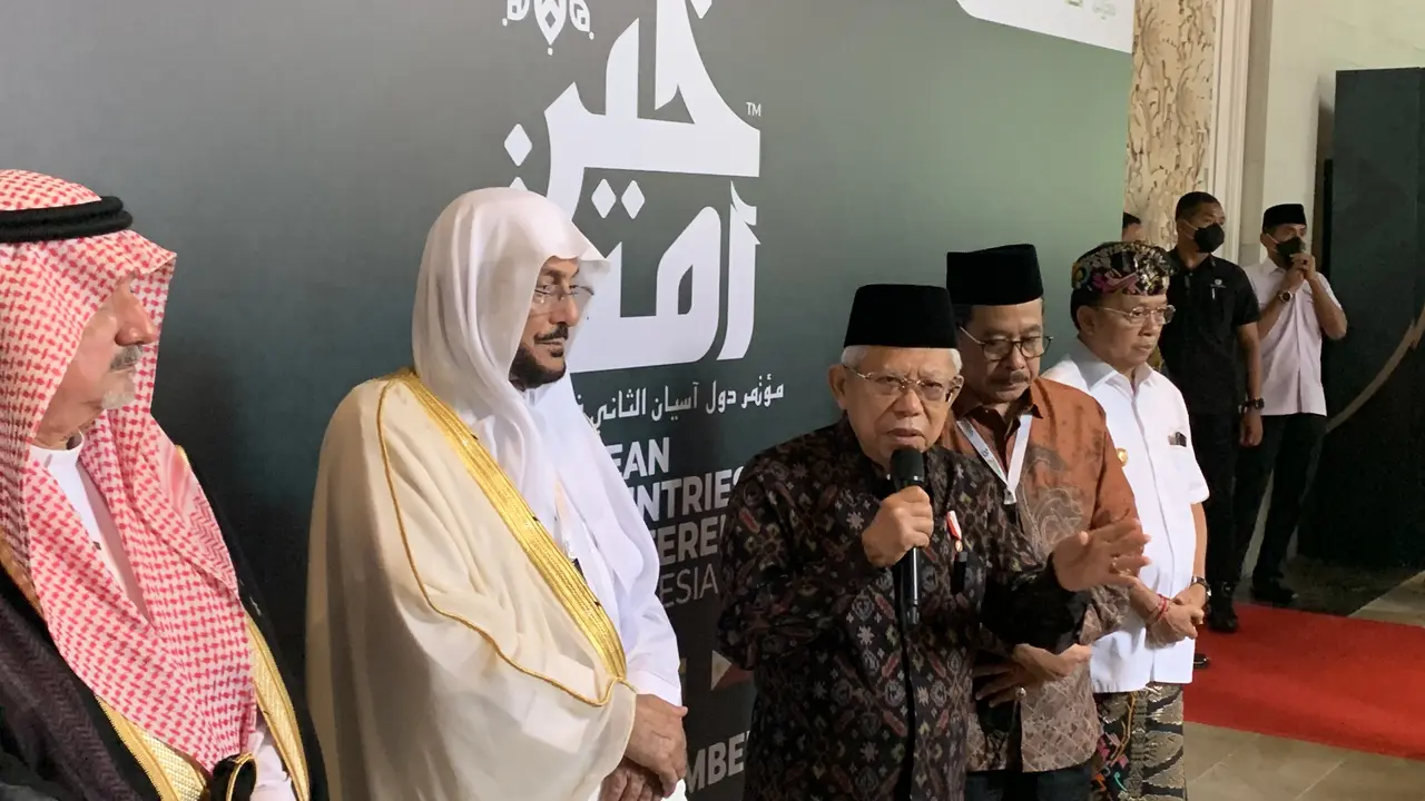 Wakil Presiden Ma'ruf Amin saat menghadiri pembukaan Konferensi Islam Tingkat ASEAN Ke-2 di Hotel Hilton, Nusa Dua, Bali, Kamis (22/12/2022).