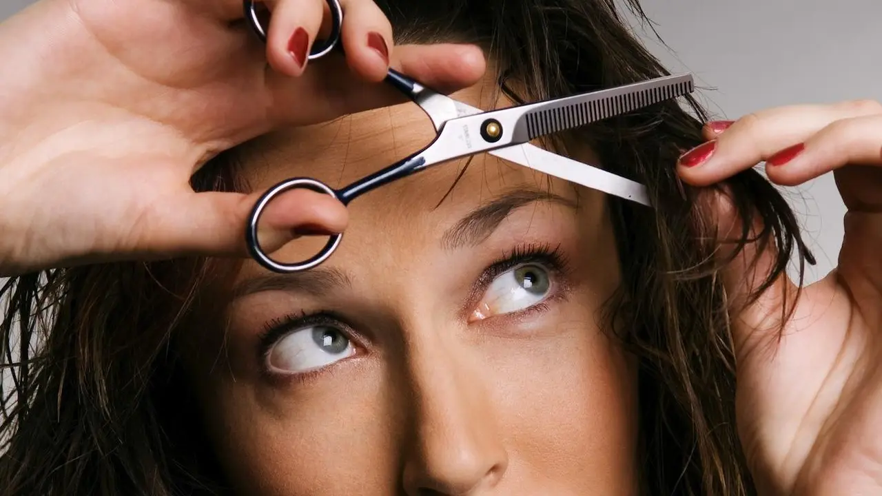 Cutting bangs