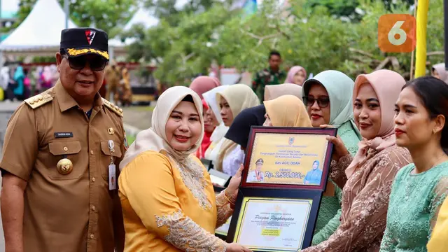 Perempuan Menanam Paman Birin Acil Odah Kalsel Banjarbaru